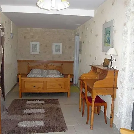Domaine De Poudos Bed & Breakfast