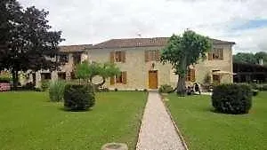 Domaine De Poudos Bed & Breakfast 3*