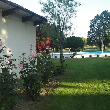 Bed & Breakfast Domaine De Poudos