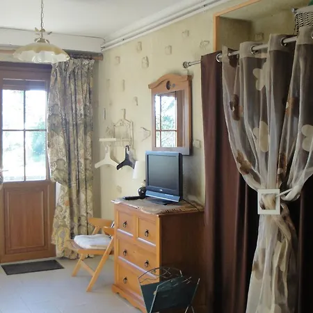 Domaine De Poudos Bed & Breakfast 3*